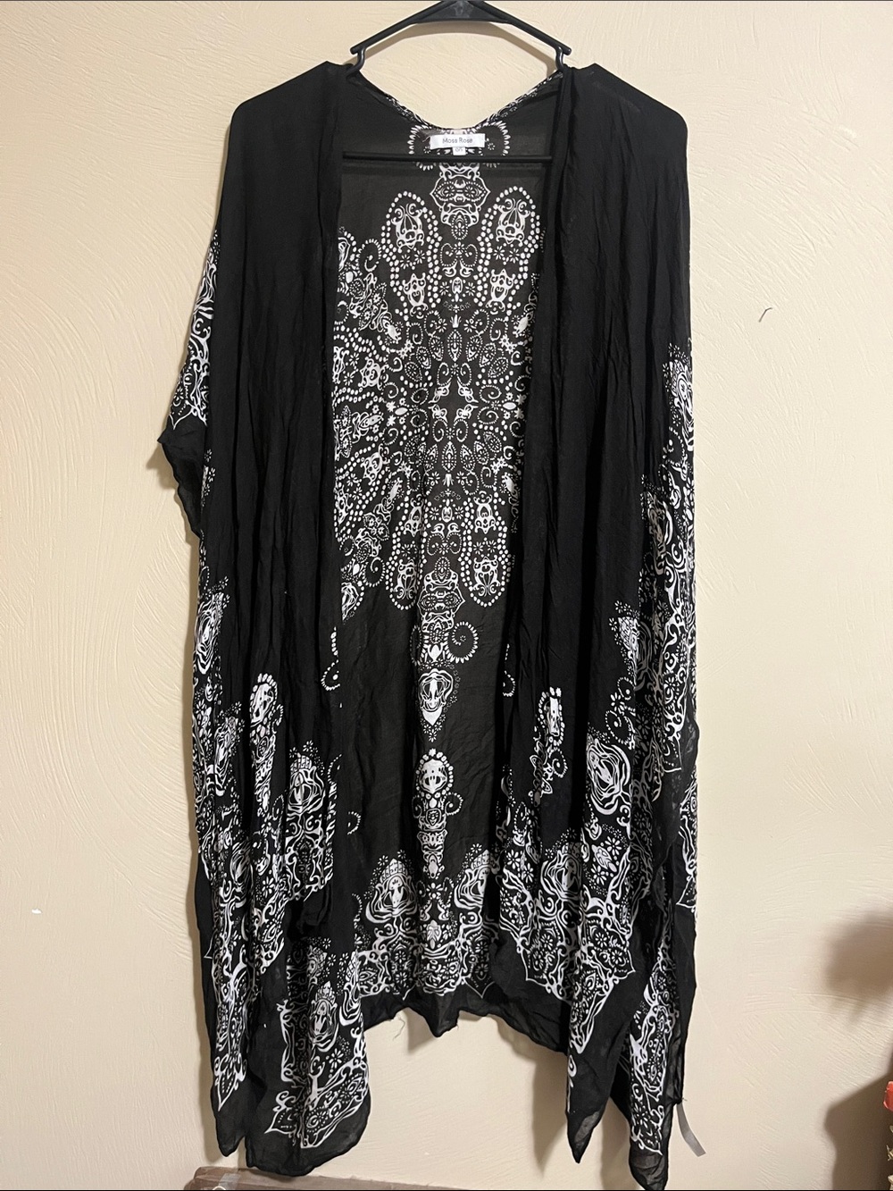 Moss Rose Black & White Paisley Kimono